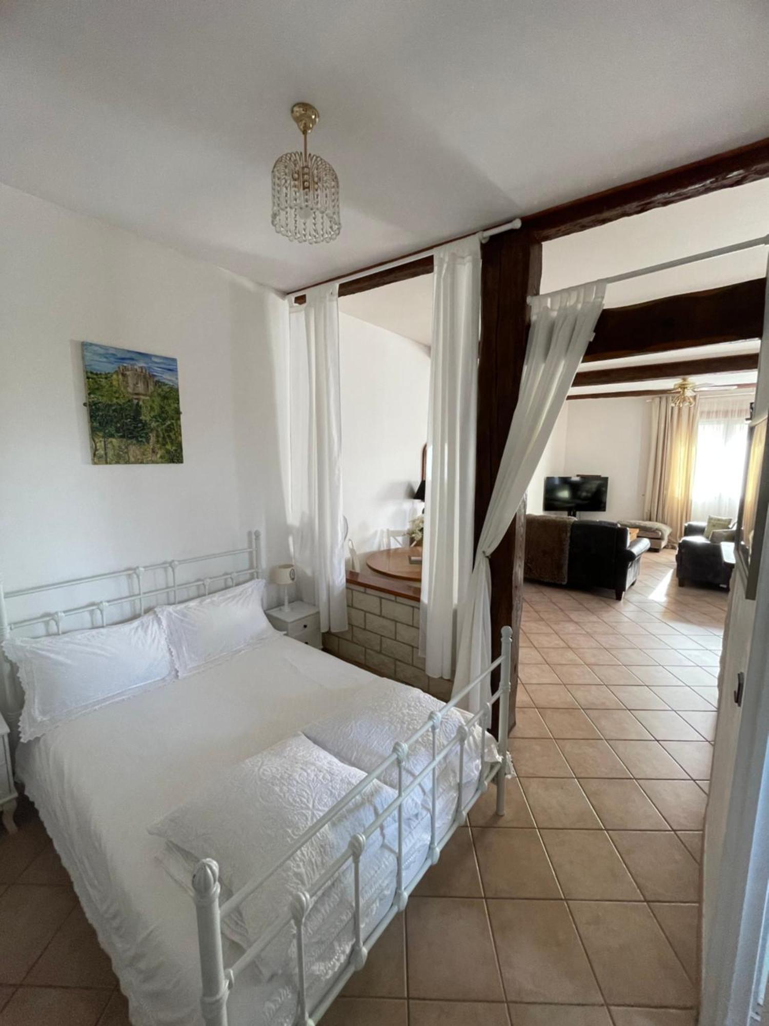 Gite D'Ecosse Apartment Azille Exterior foto